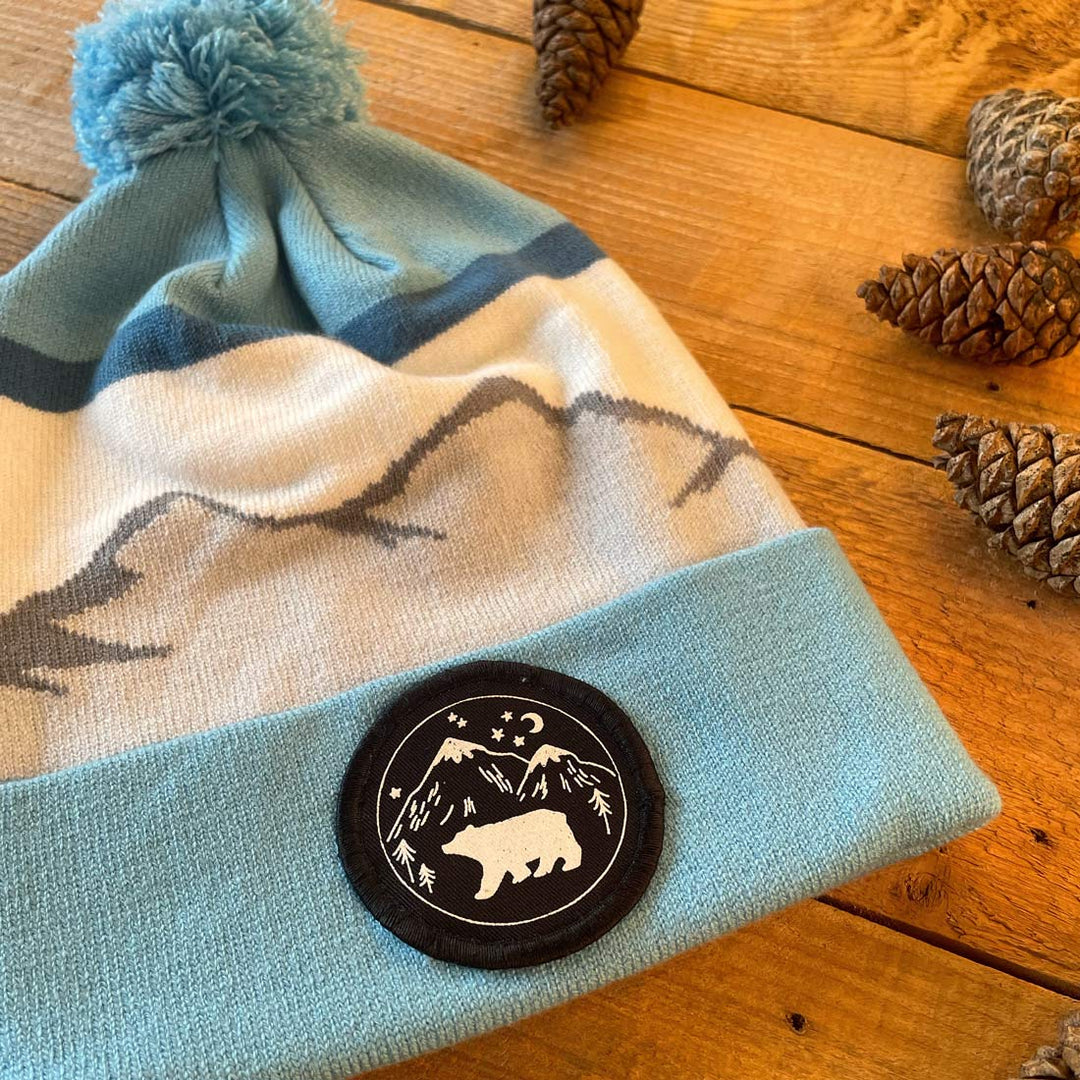 blue mountain beanie wit bear patch