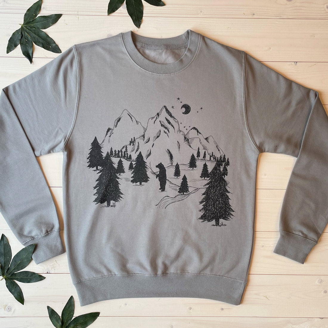 bear and mountains jumper