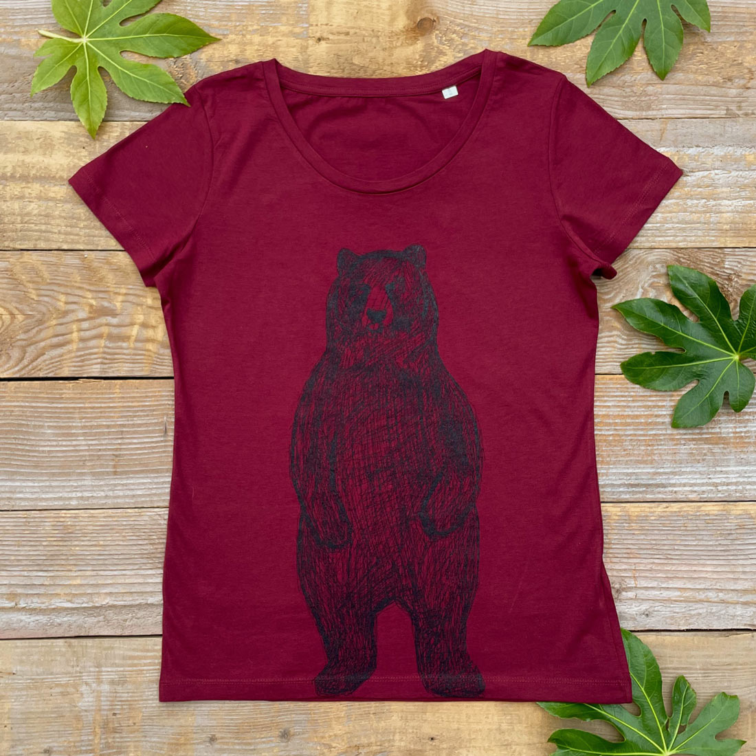 Mama Bear' Scoop neck T-Shirt - Don't Feed the Bears